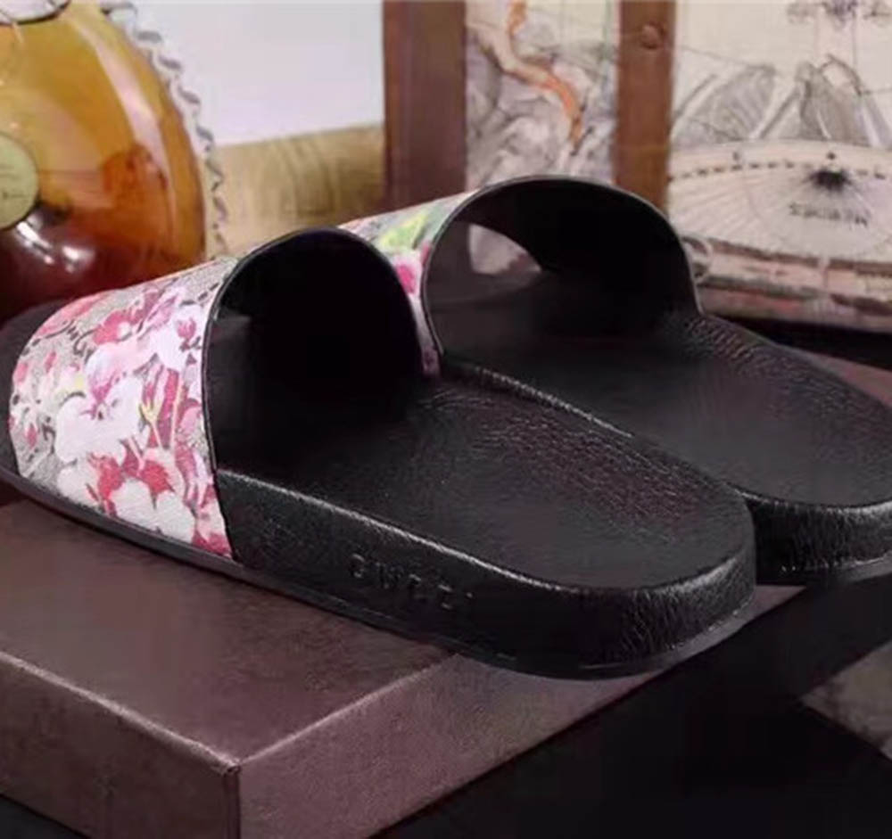 Gucci Bird And Flower Flip Flops - 