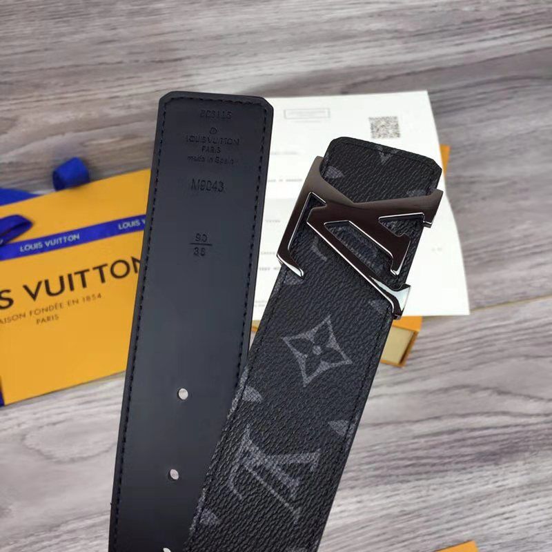 Louis Vuitton Reverso Belt in Black - 
