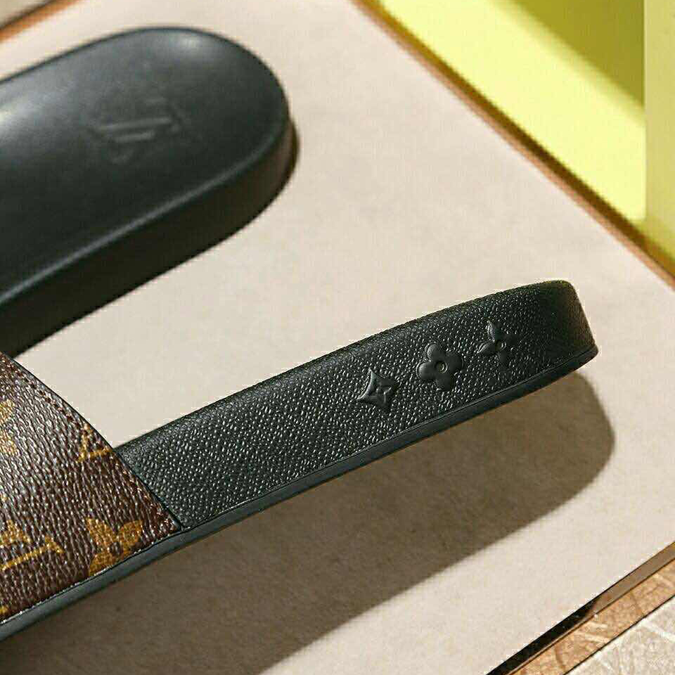 Louis Vuitton Monogram Slippers - PerfectKickZ