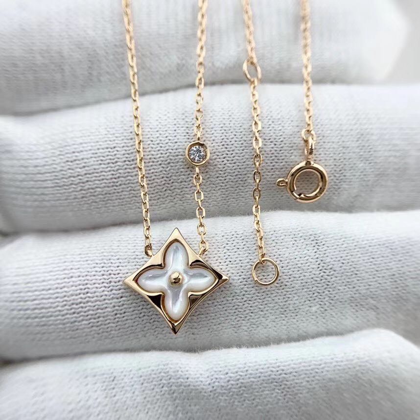 Louis Vuitton Necklace - PerfectKickZ