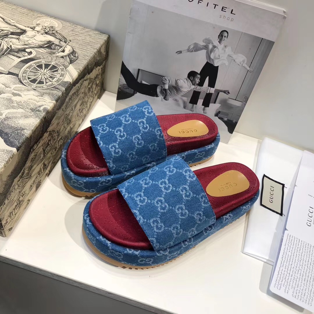 Gucci Women's Original GG Slide Sandal - PerfectKickZ