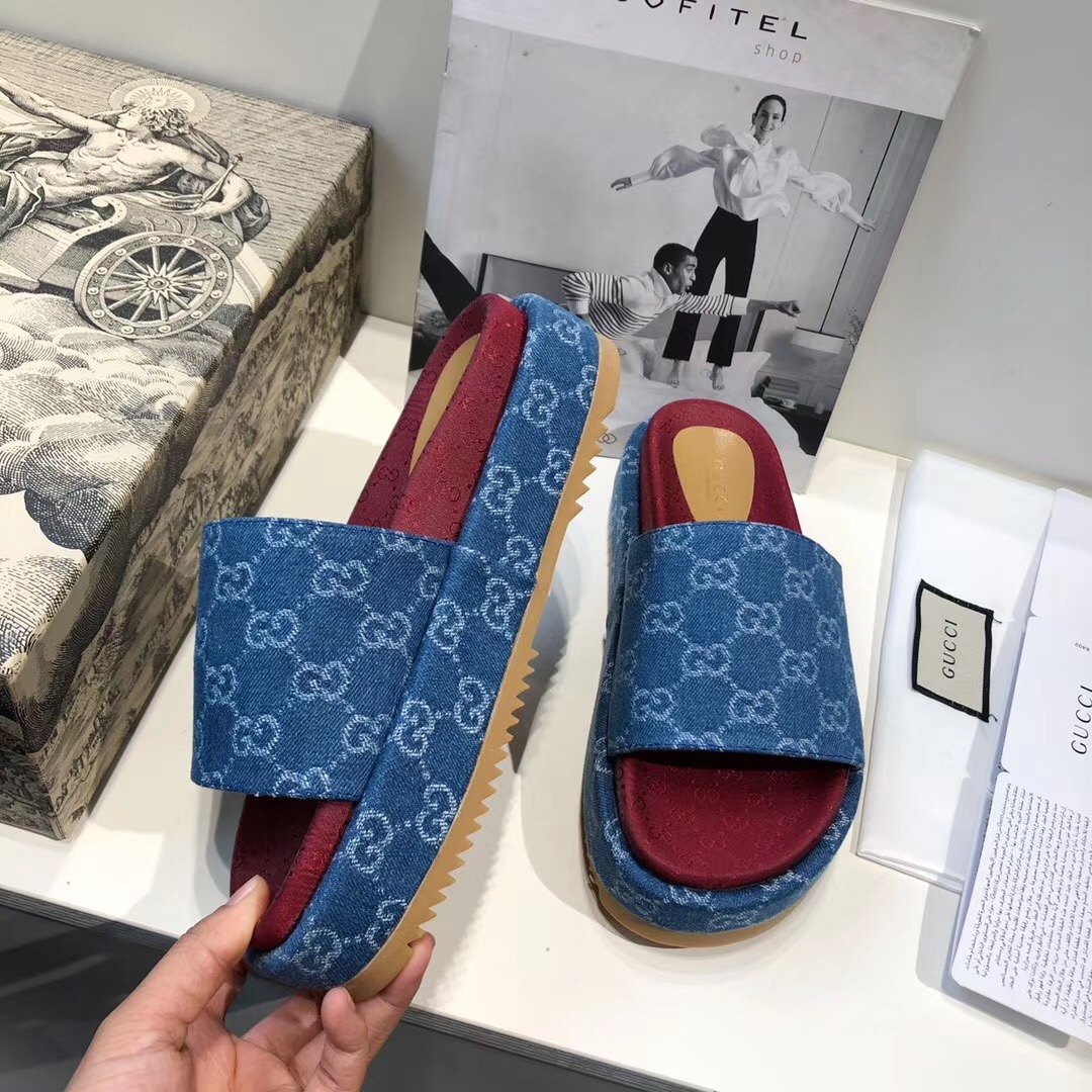 Gucci Women's Original GG Slide Sandal - PerfectKickZ