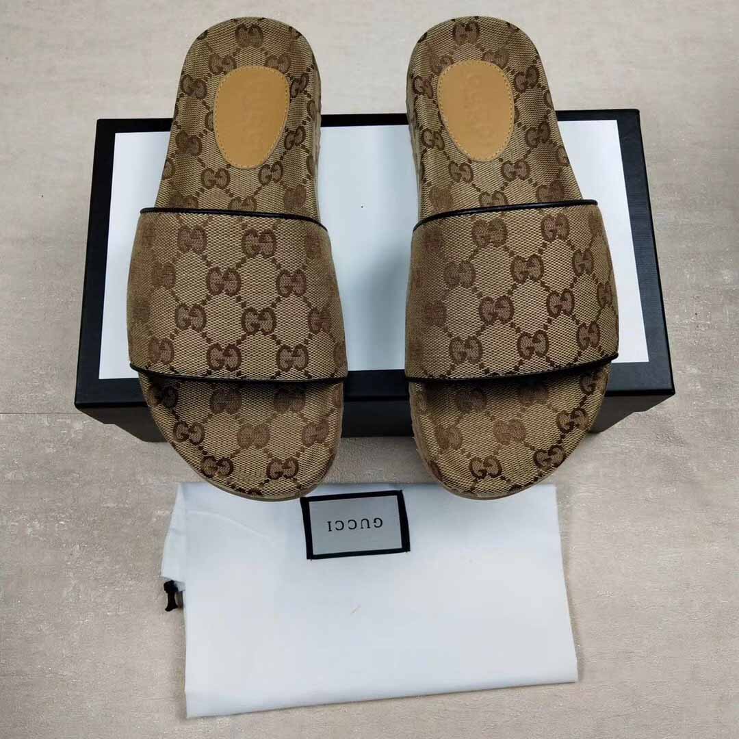 Gucci Men's GG Canvas Slide Sandal - PerfectKickZ