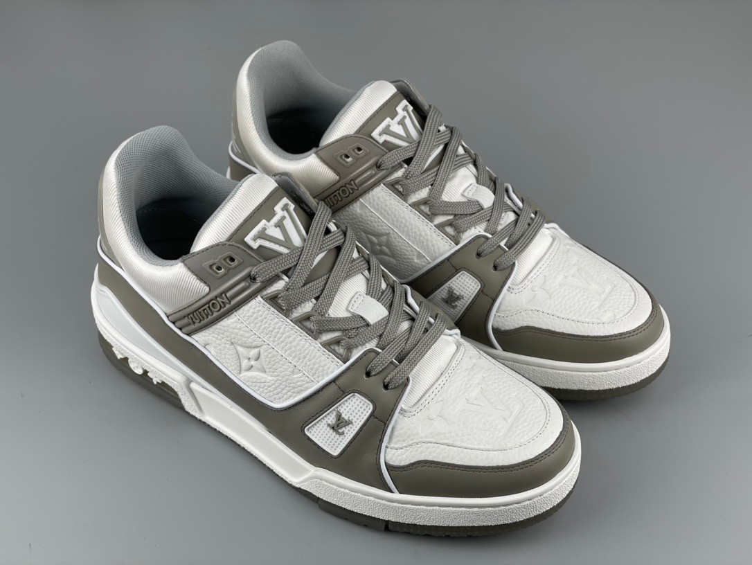 Louis Vuitton Trainer Sneaker - 