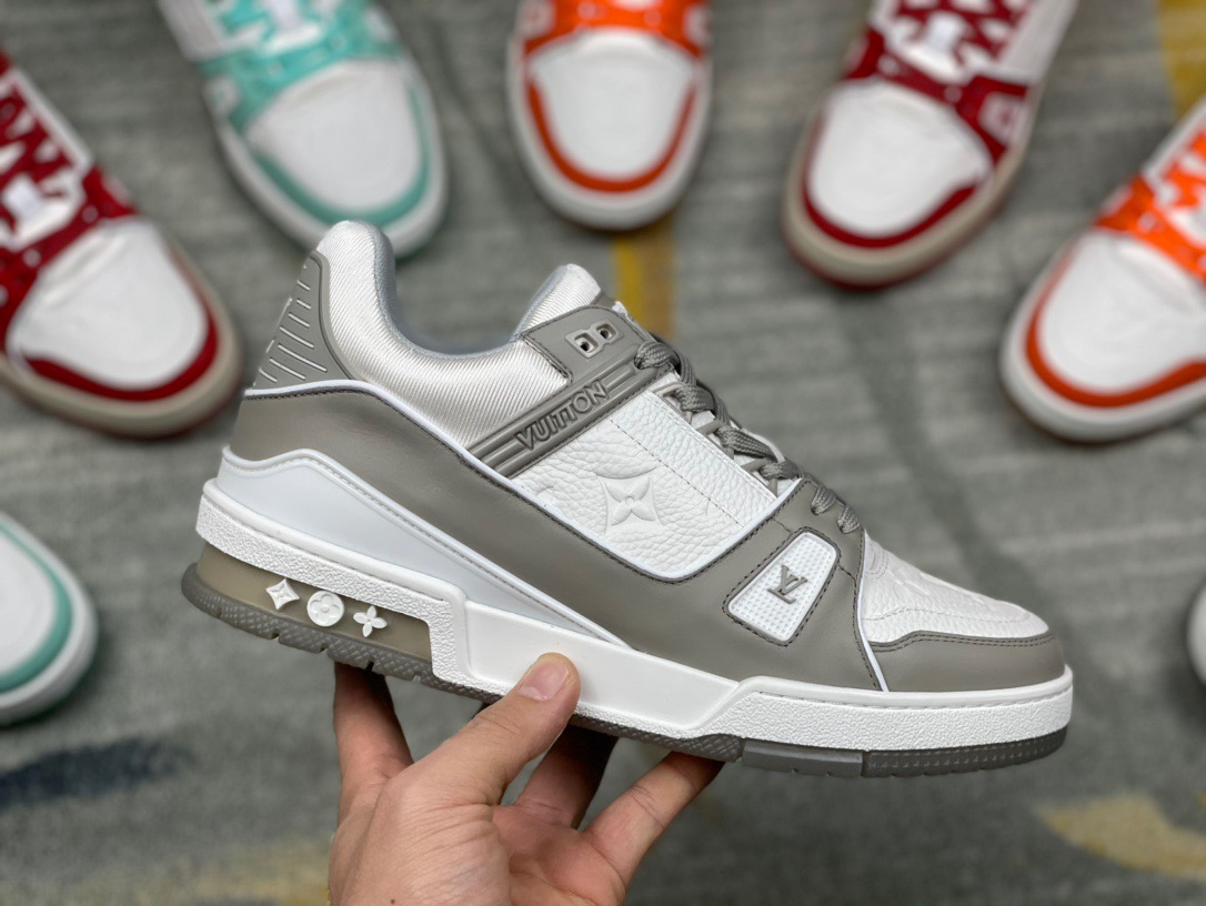 Louis Vuitton Trainer Sneaker - 