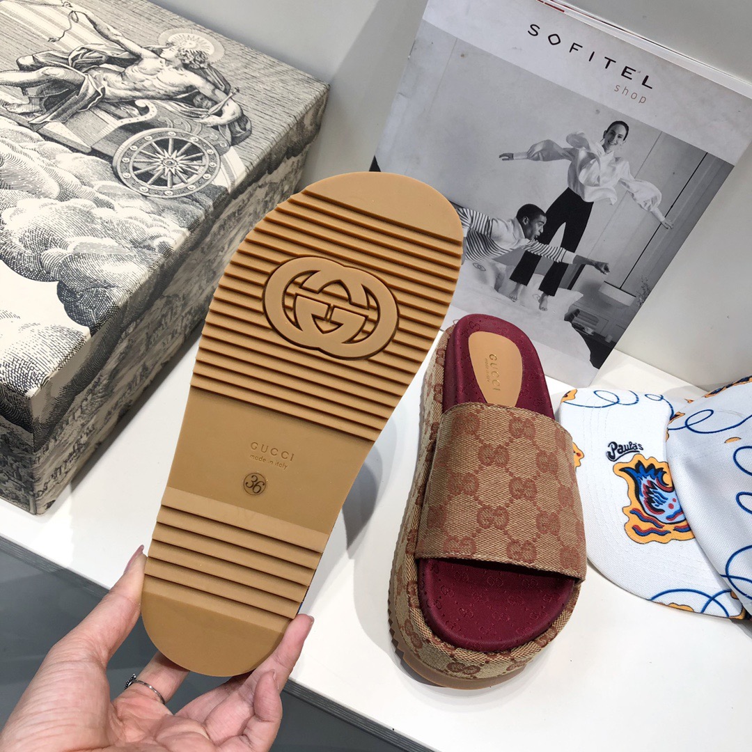 Gucci Women's Original GG Slide Sandal - PerfectKickZ