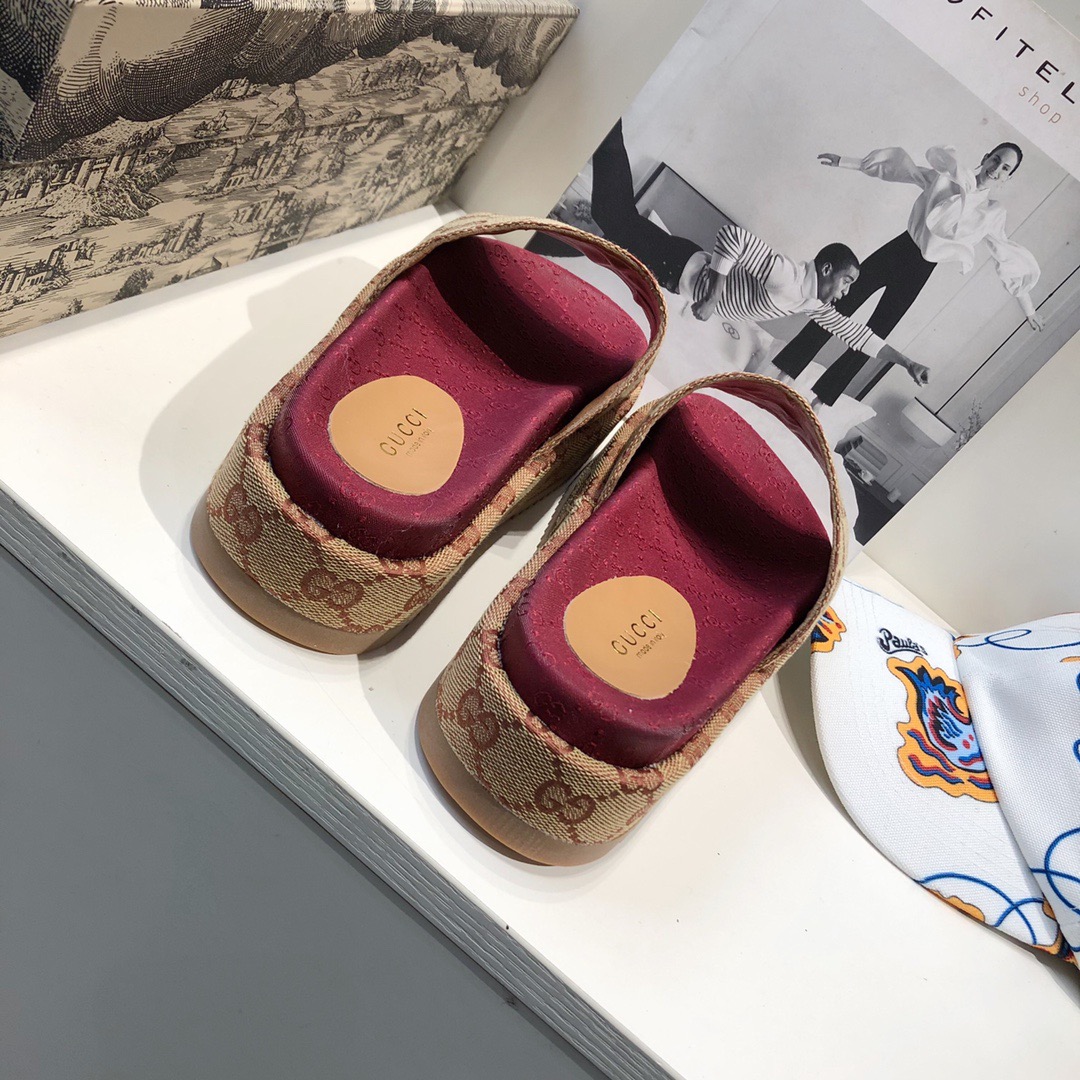 Gucci Women's Original GG Slide Sandal - PerfectKickZ
