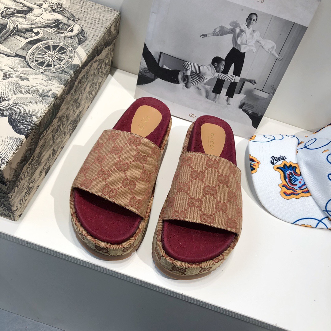 Gucci Women's Original GG Slide Sandal - PerfectKickZ