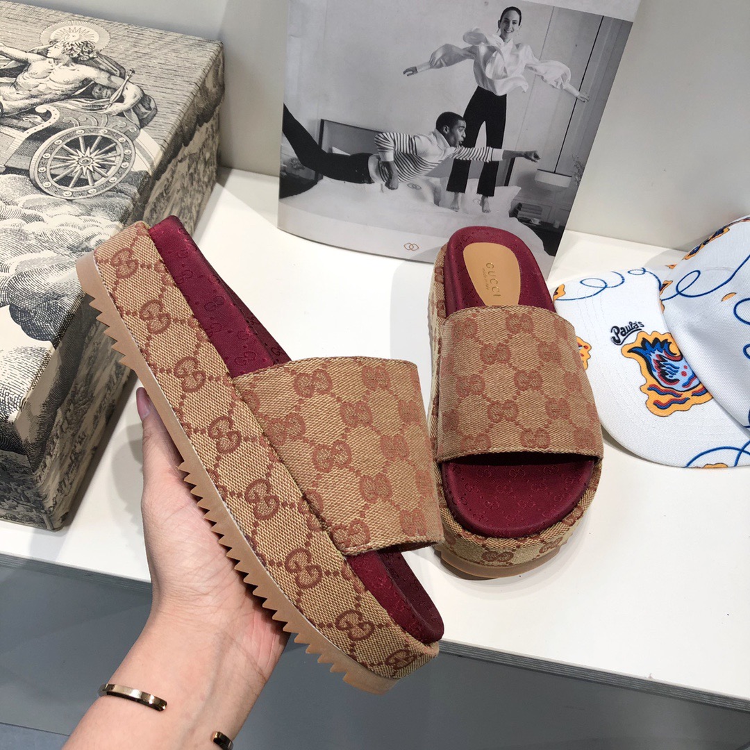 Gucci Women's Original GG Slide Sandal - PerfectKickZ