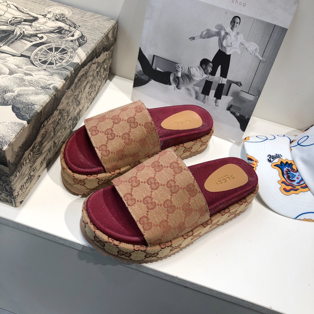 Gucci Women's Original GG Slide Sandal - PerfectKickZ