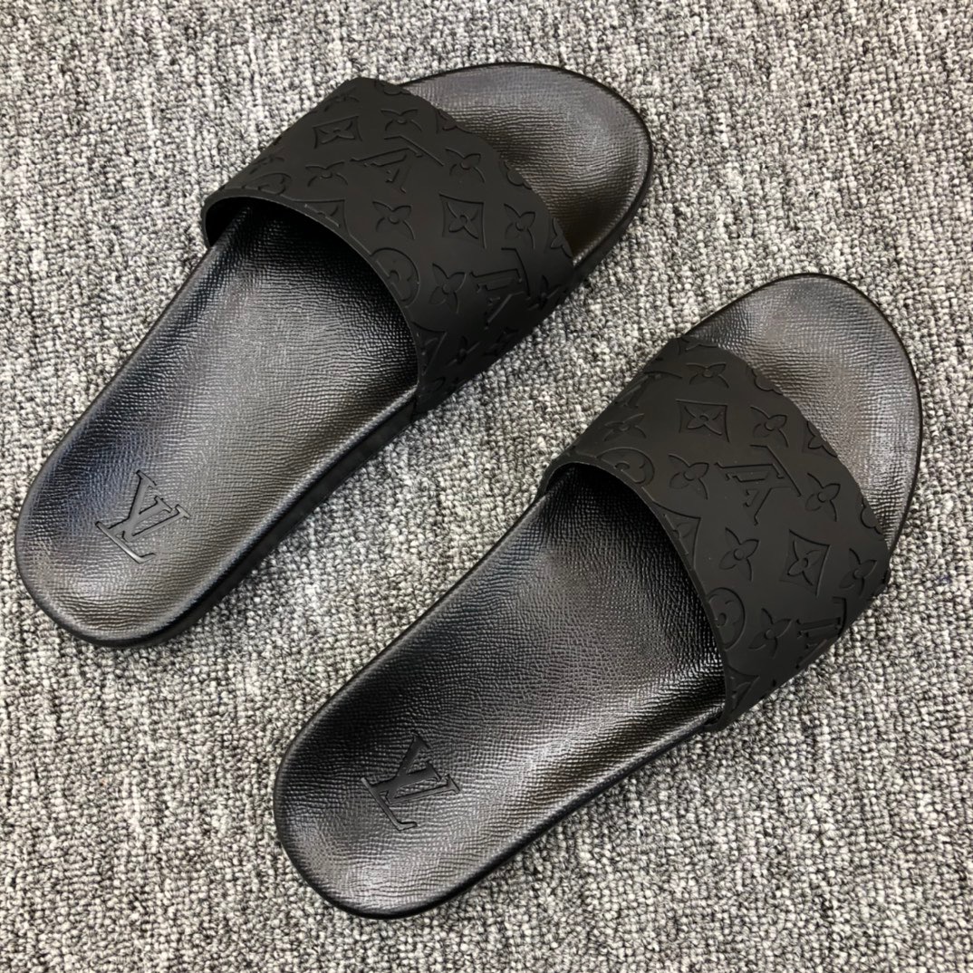Louis Vuitton Monogram Slippers - 