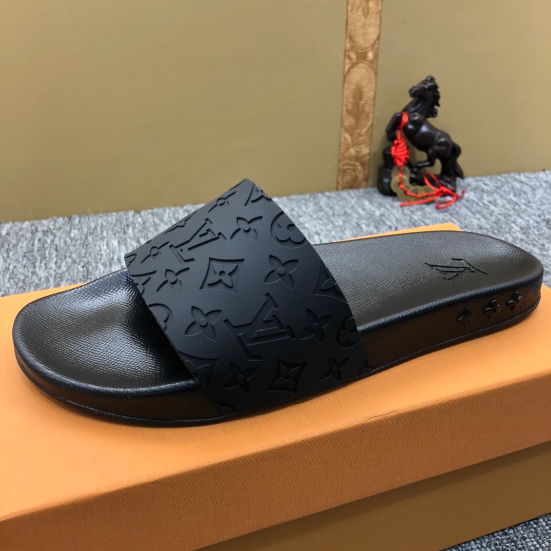 Louis Vuitton Monogram Slippers - 