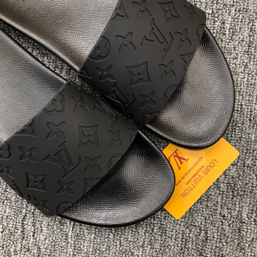 Louis Vuitton Monogram Slippers - 
