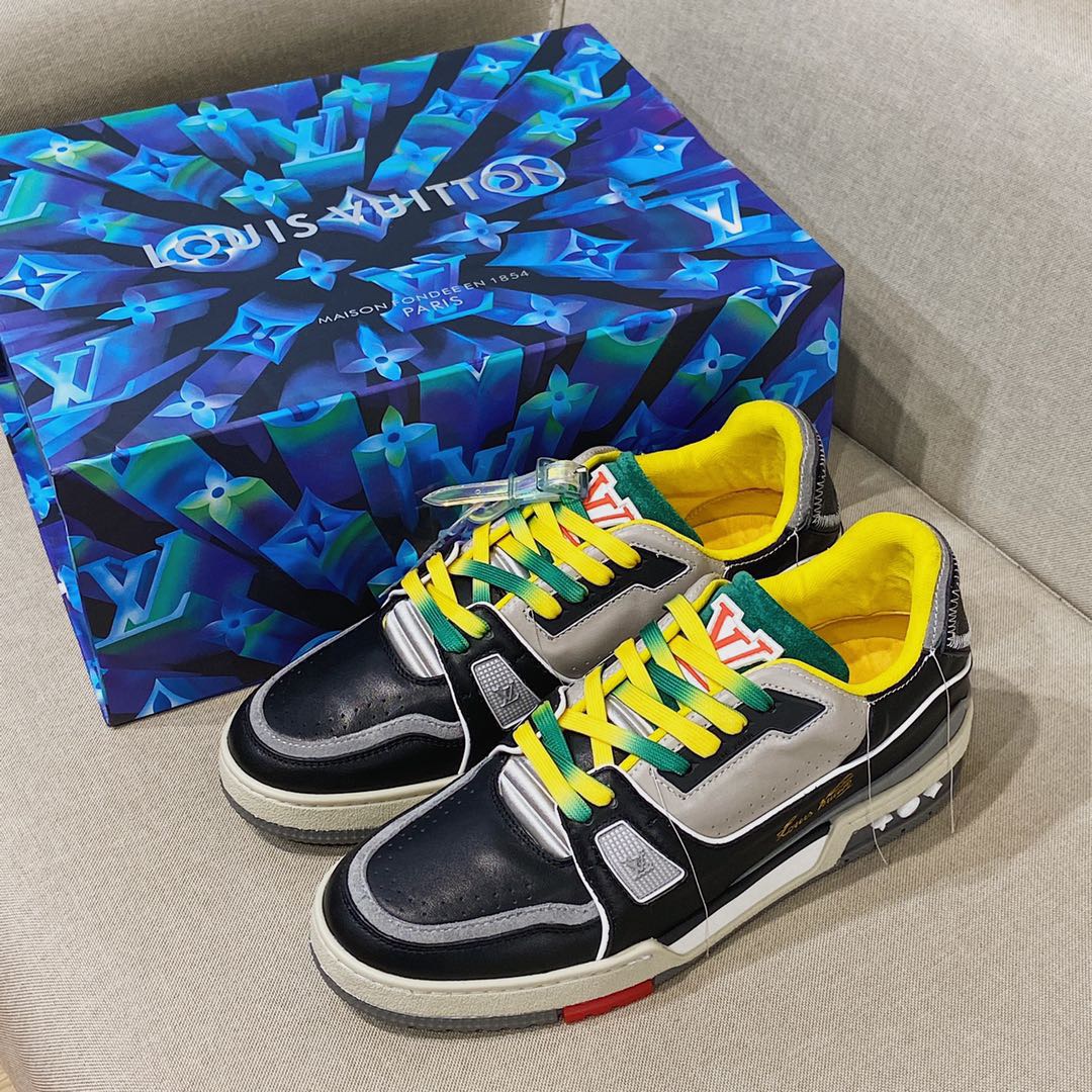 Louis Vuitton Trainer Sneaker - 