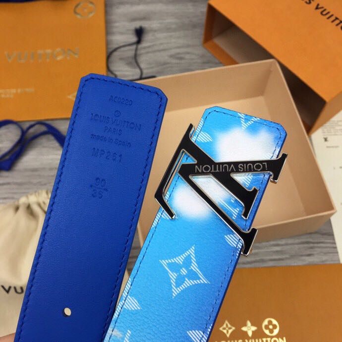 Louis Vuitton Shape 40MM Reversible Clouds - 