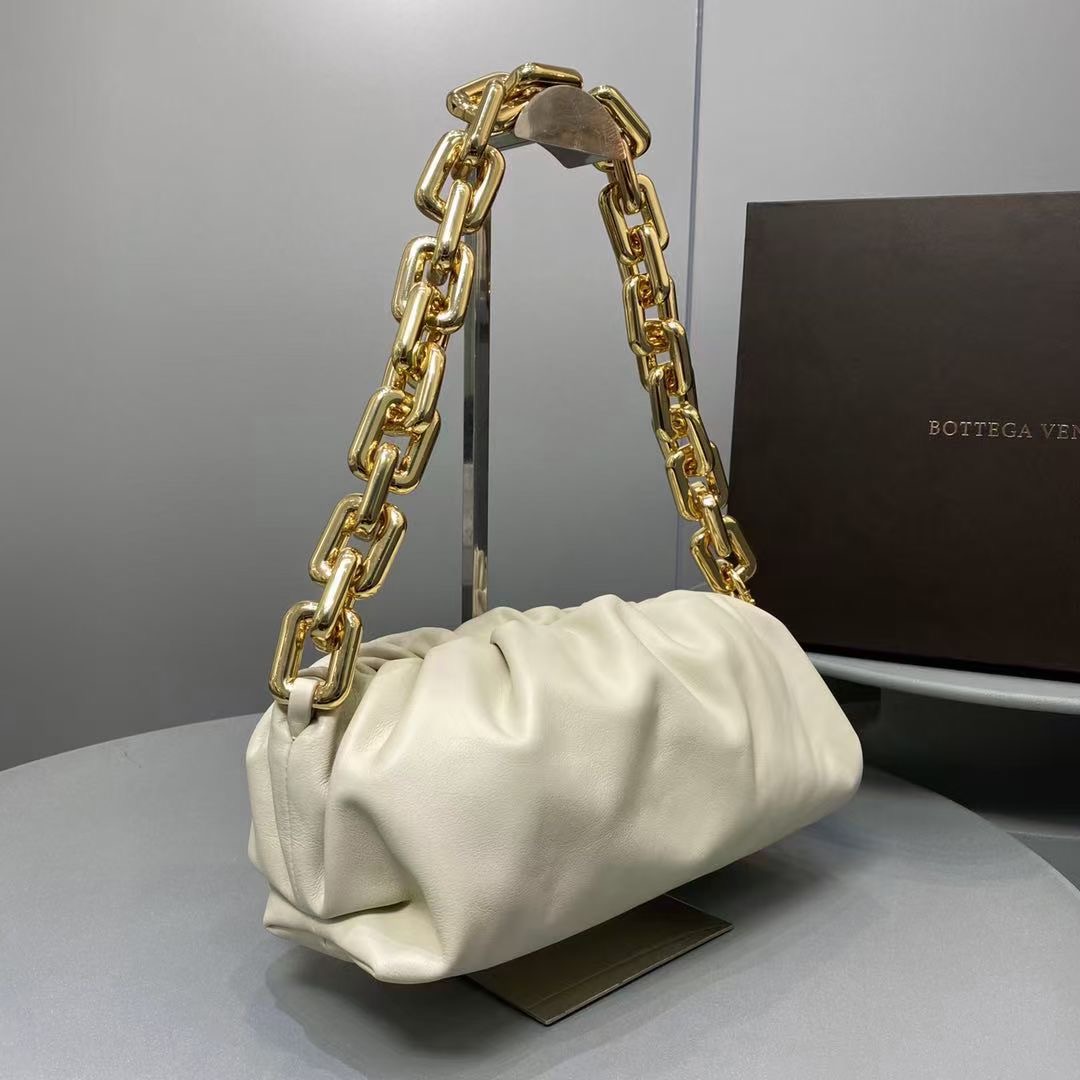 The Chain Pouch Shoulder Bag - 