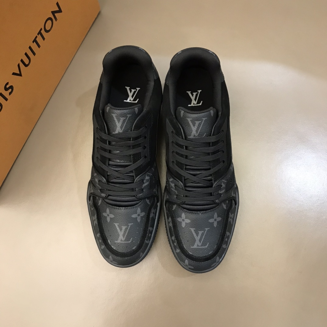 Louis Vuitton Trainer Sneaker - 