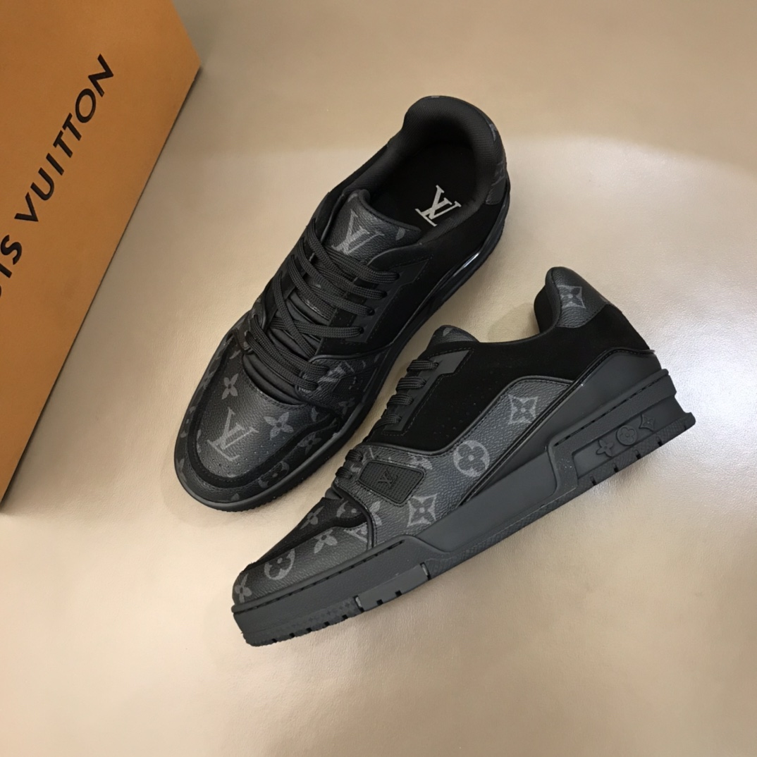 Louis Vuitton Trainer Sneaker - 
