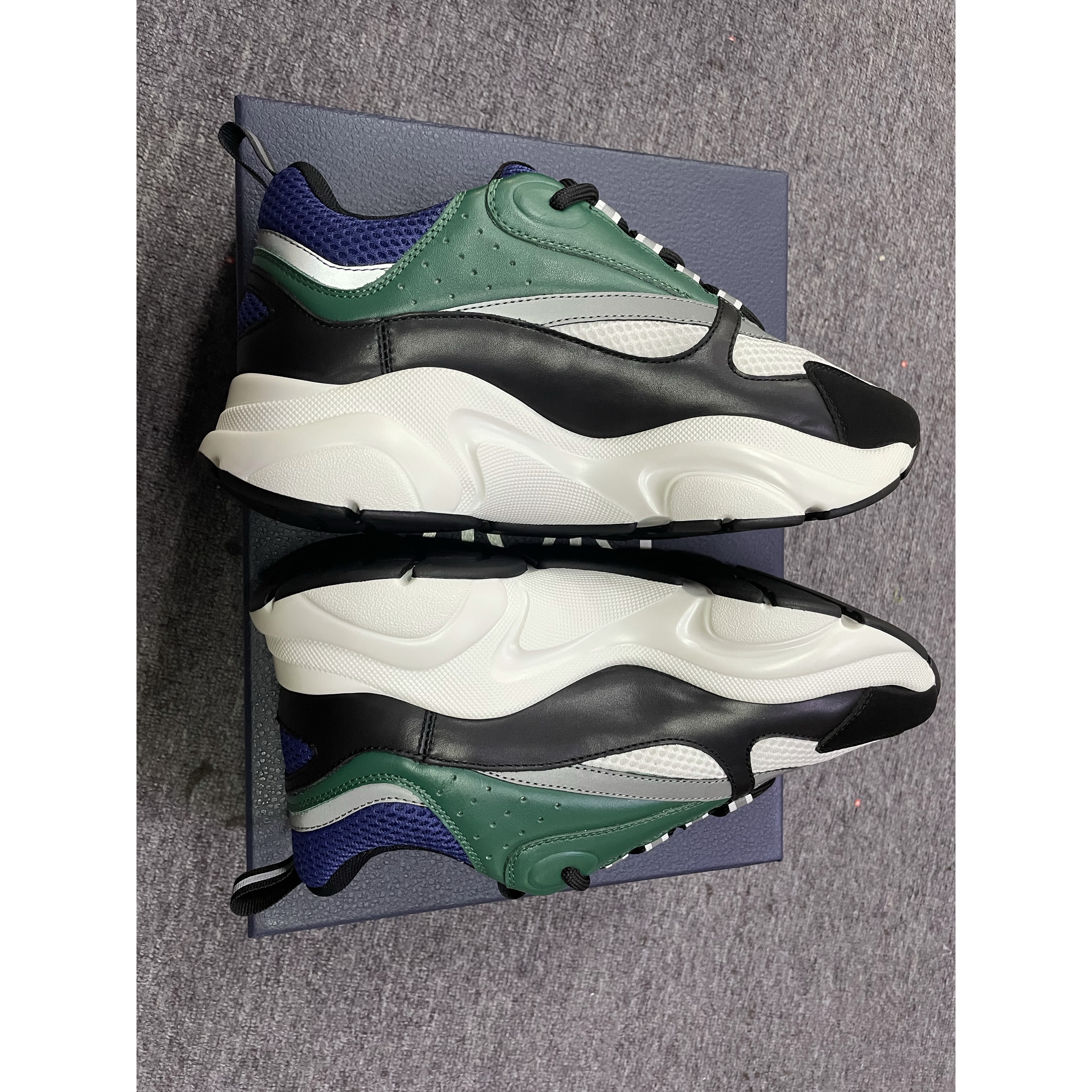 Dior [Limited Version] B22 Sneaker - PerfectKickZ