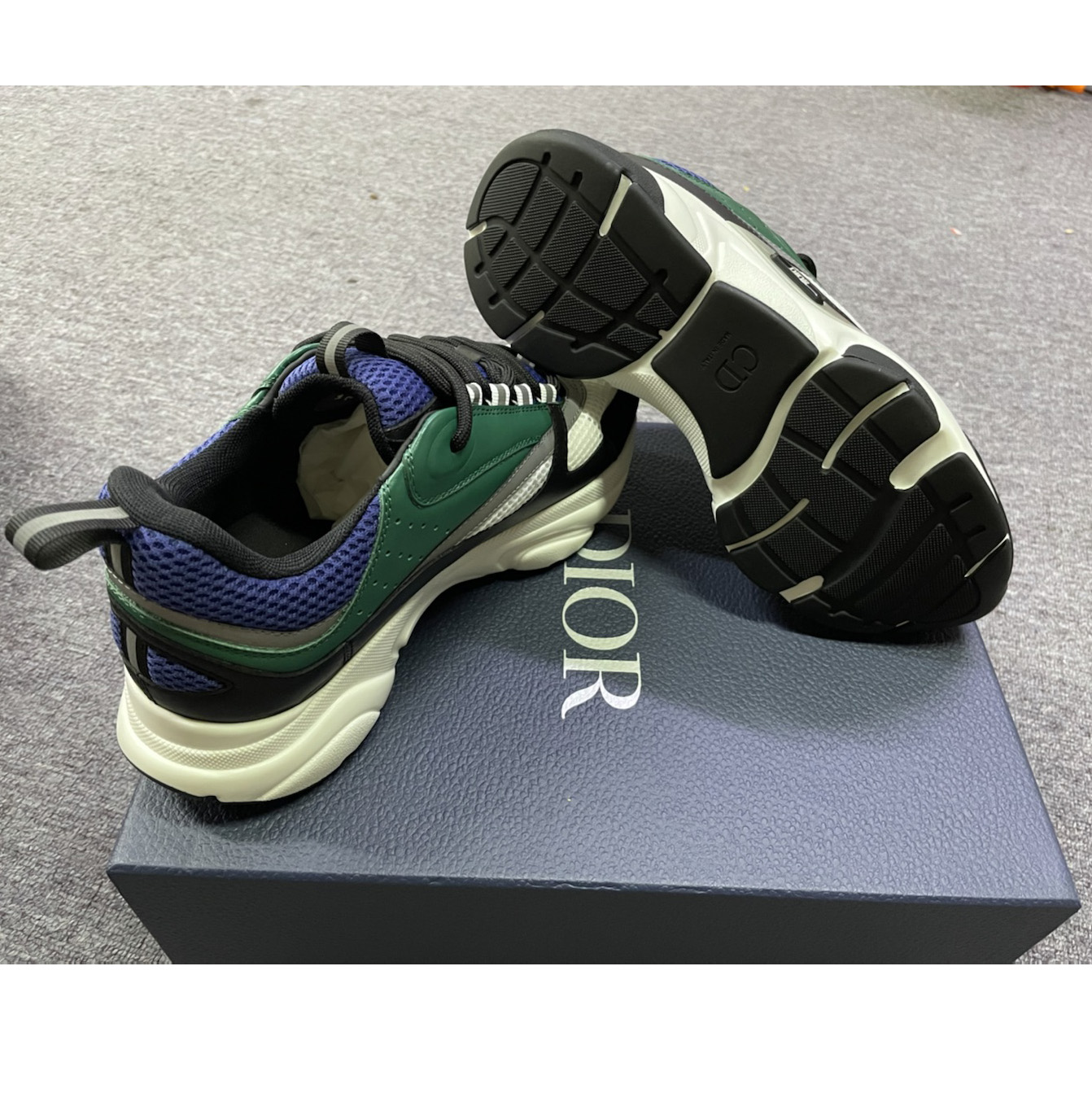Dior [Limited Version] B22 Sneaker - PerfectKickZ