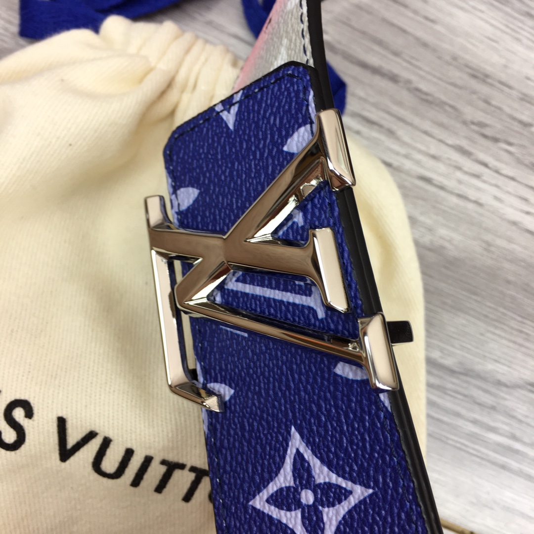 Louis Vuitton Shape 40MM Reversible Belt - PerfectKickZ