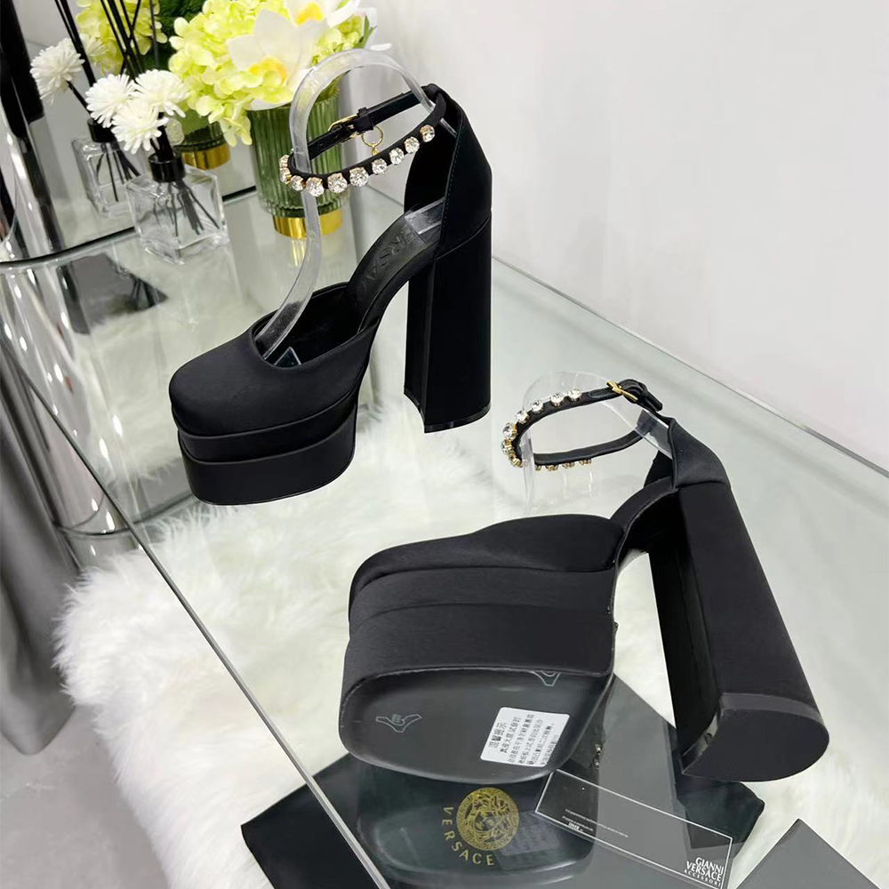 Versace Medusa Aevitas Platform Pumps - PerfectKickZ