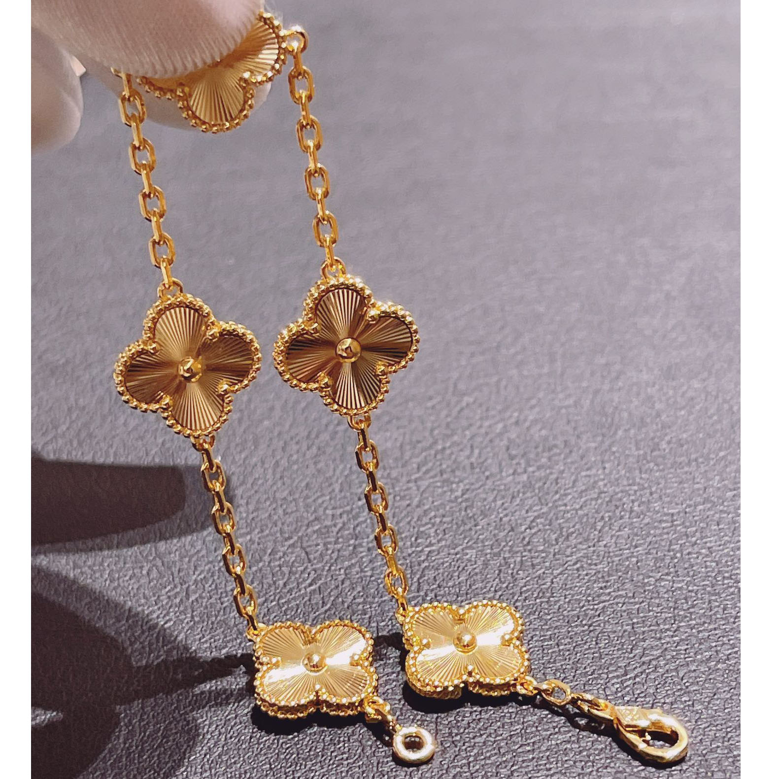 Van Cleef & Arpels Vintage Alhambra bracelet, 5 motifs - PerfectKickZ