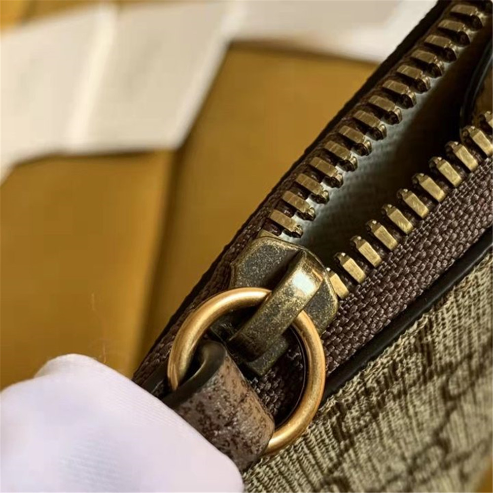 Gucci  GG Clutch Bag (30.5-21-1.5cm) - PerfectKickZ