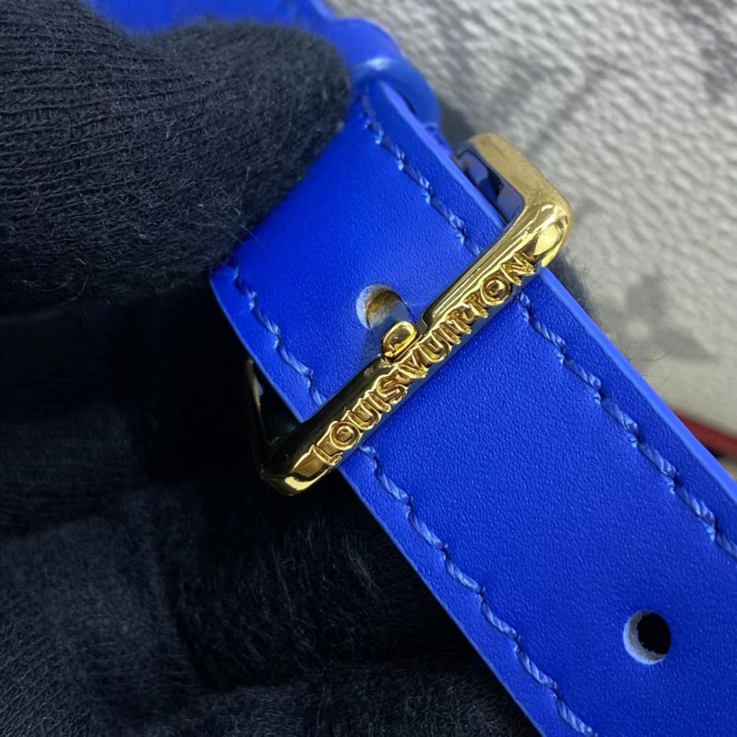 Louis Vuitton NBA Nil  Messenger(29.5-21.5-12CM) - PerfectKickZ