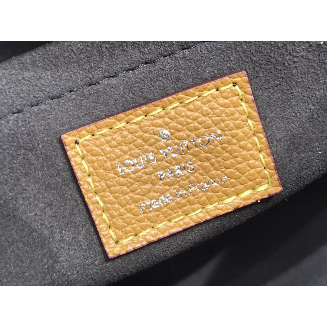 Louis Vuitton  Marelle Handbag （25x15x8cm） - 