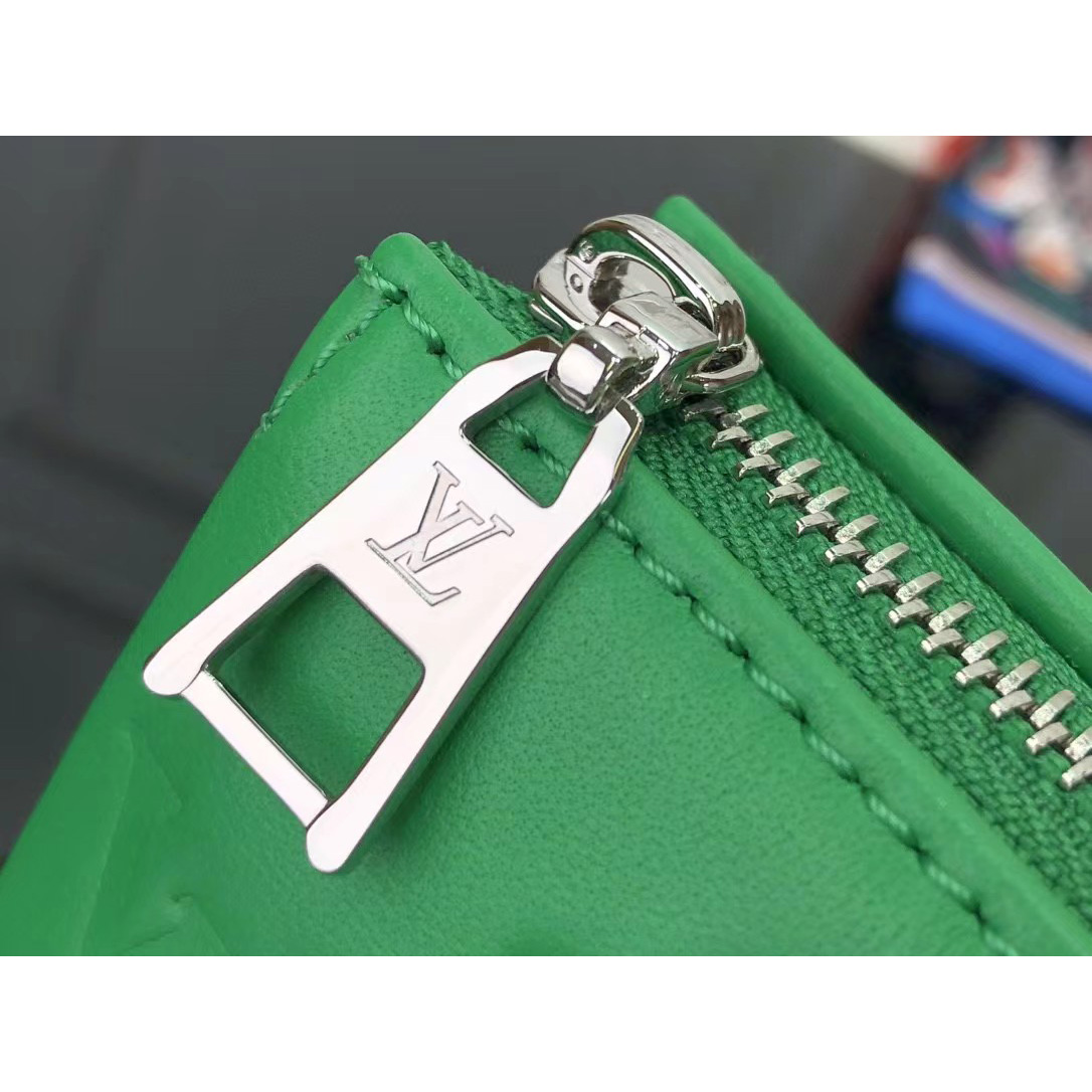 Louis Vuitton  Handbag （20 x 16 x 12cm） - PerfectKickZ