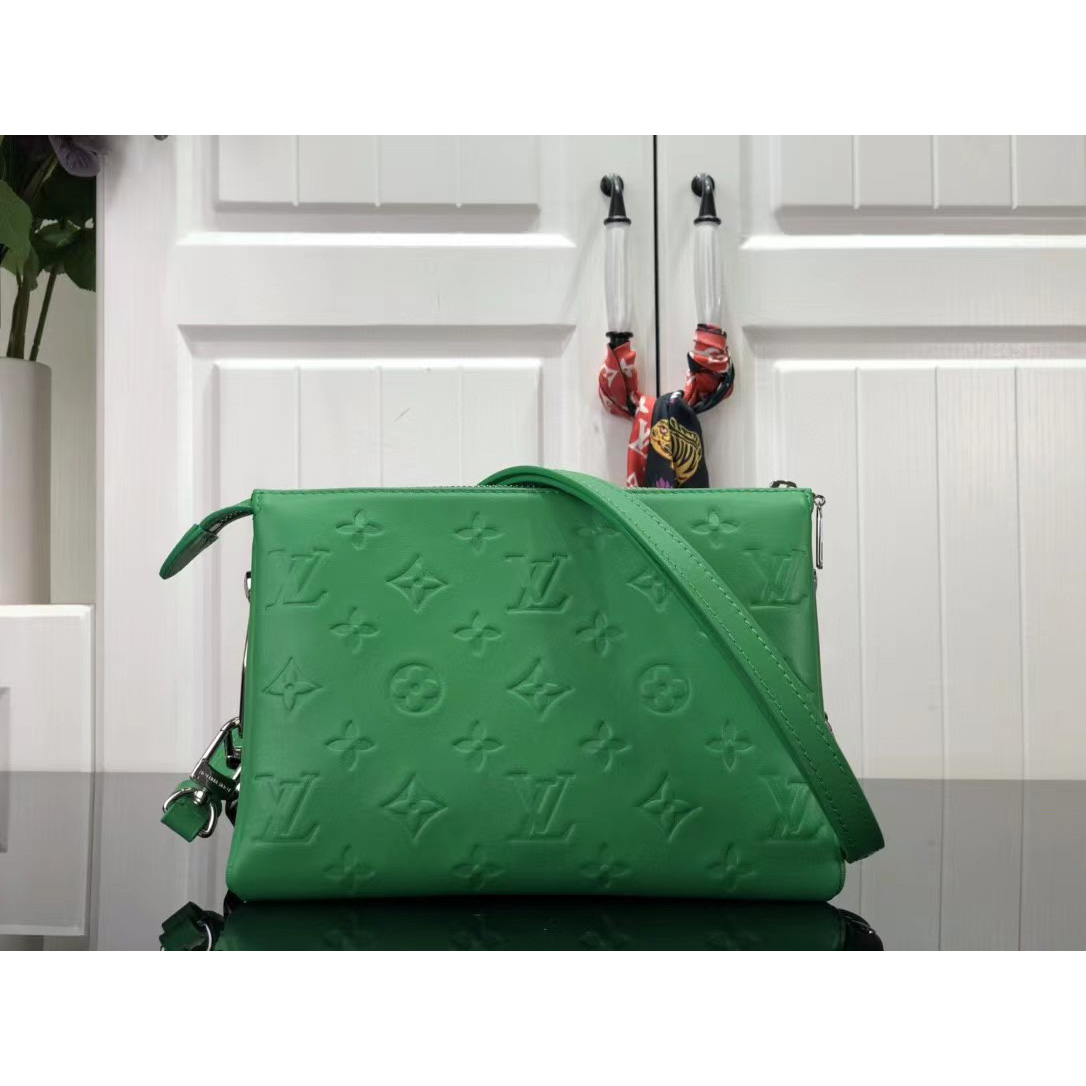 Louis Vuitton  Handbag （20 x 16 x 12cm） - 