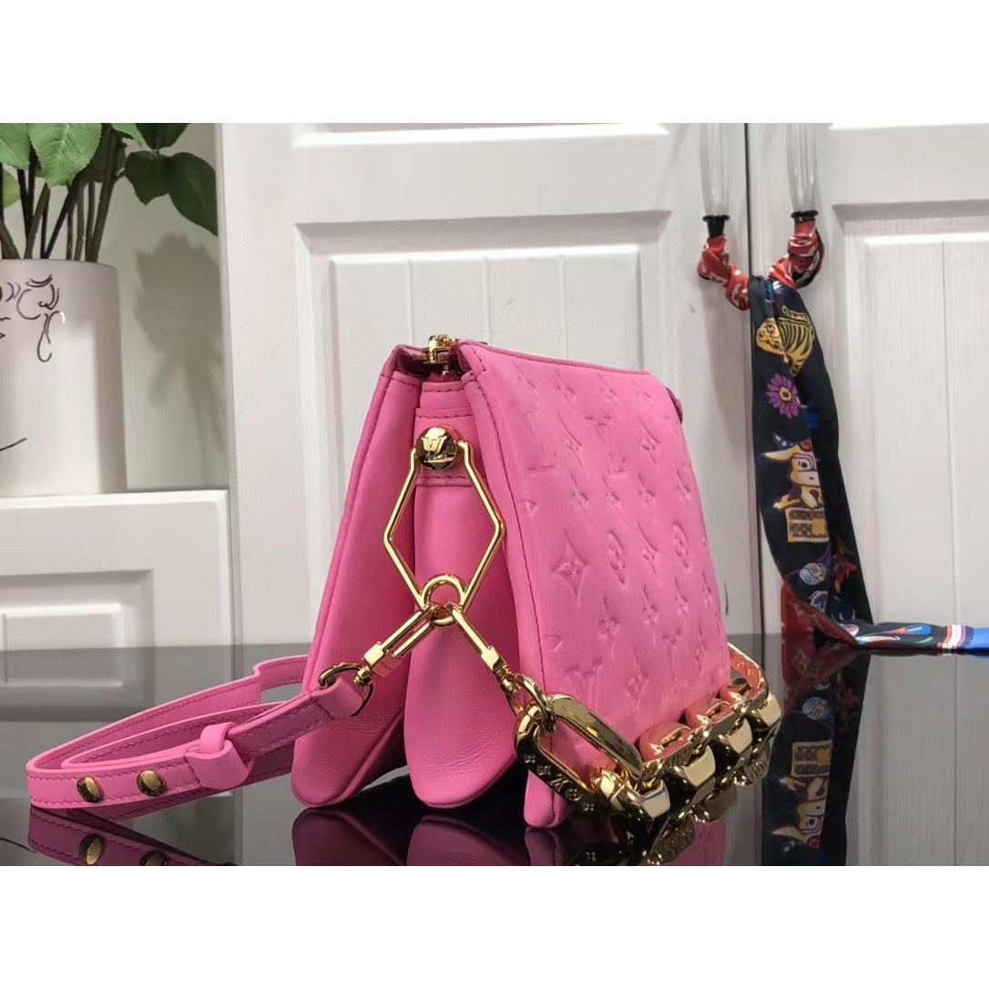 Louis Vuitton  Handbag （20 x 16 x 12cm） - 