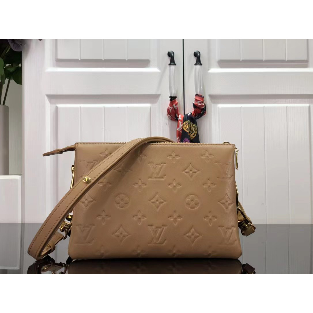Louis Vuitton  Handbag （20 x 16 x 12cm） - PerfectKickZ