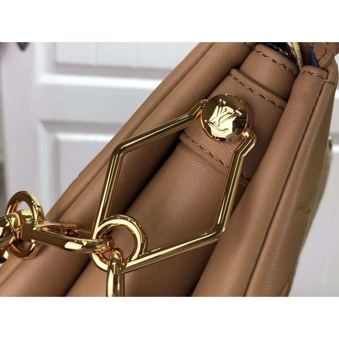 Louis Vuitton  Handbag （20 x 16 x 12cm） - PerfectKickZ
