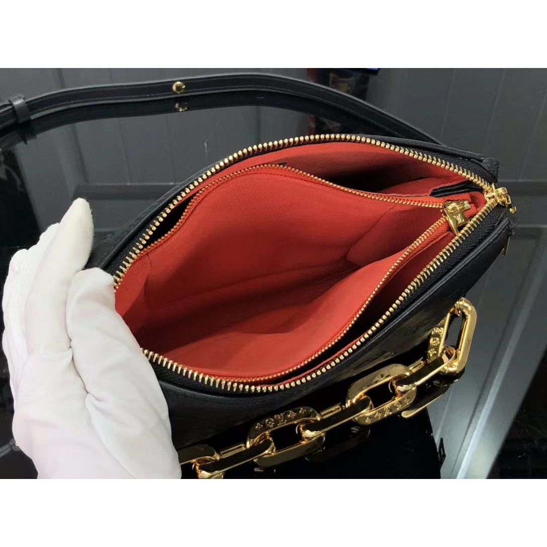 Louis Vuitton  Handbag （20 x 16 x 12cm） - PerfectKickZ