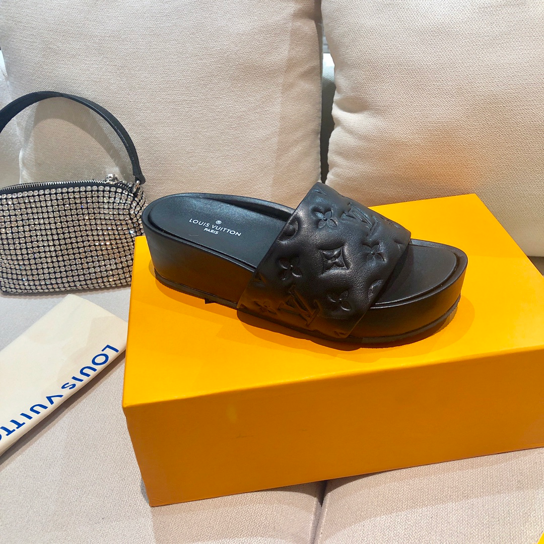 Louis Vuitton Slides - PerfectKickZ
