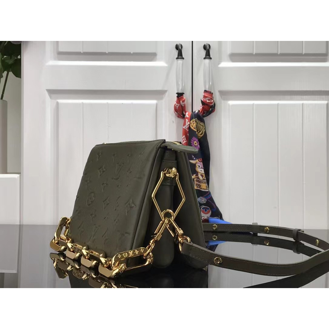 Louis Vuitton  Handbag （20 x 16 x 12cm） - PerfectKickZ