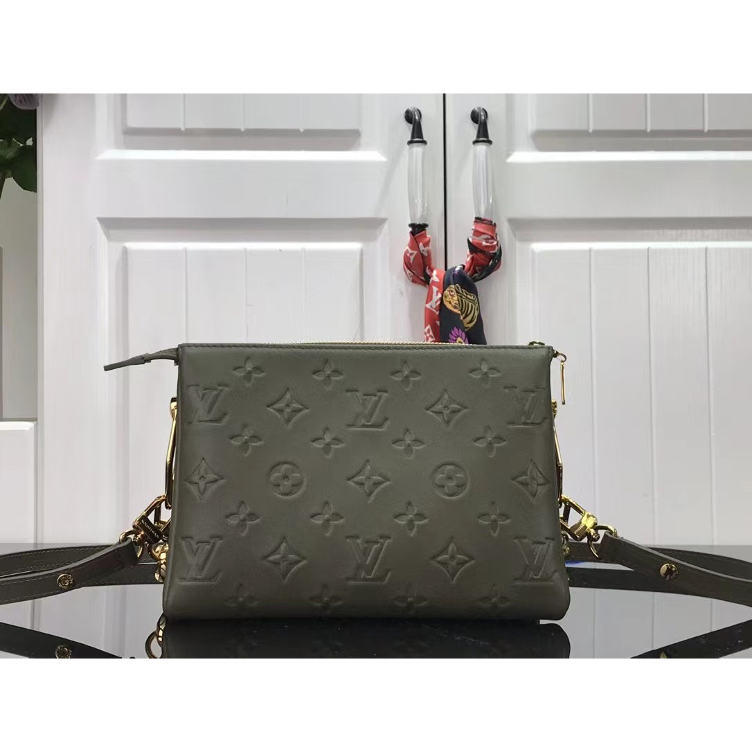 Louis Vuitton  Handbag （20 x 16 x 12cm） - PerfectKickZ