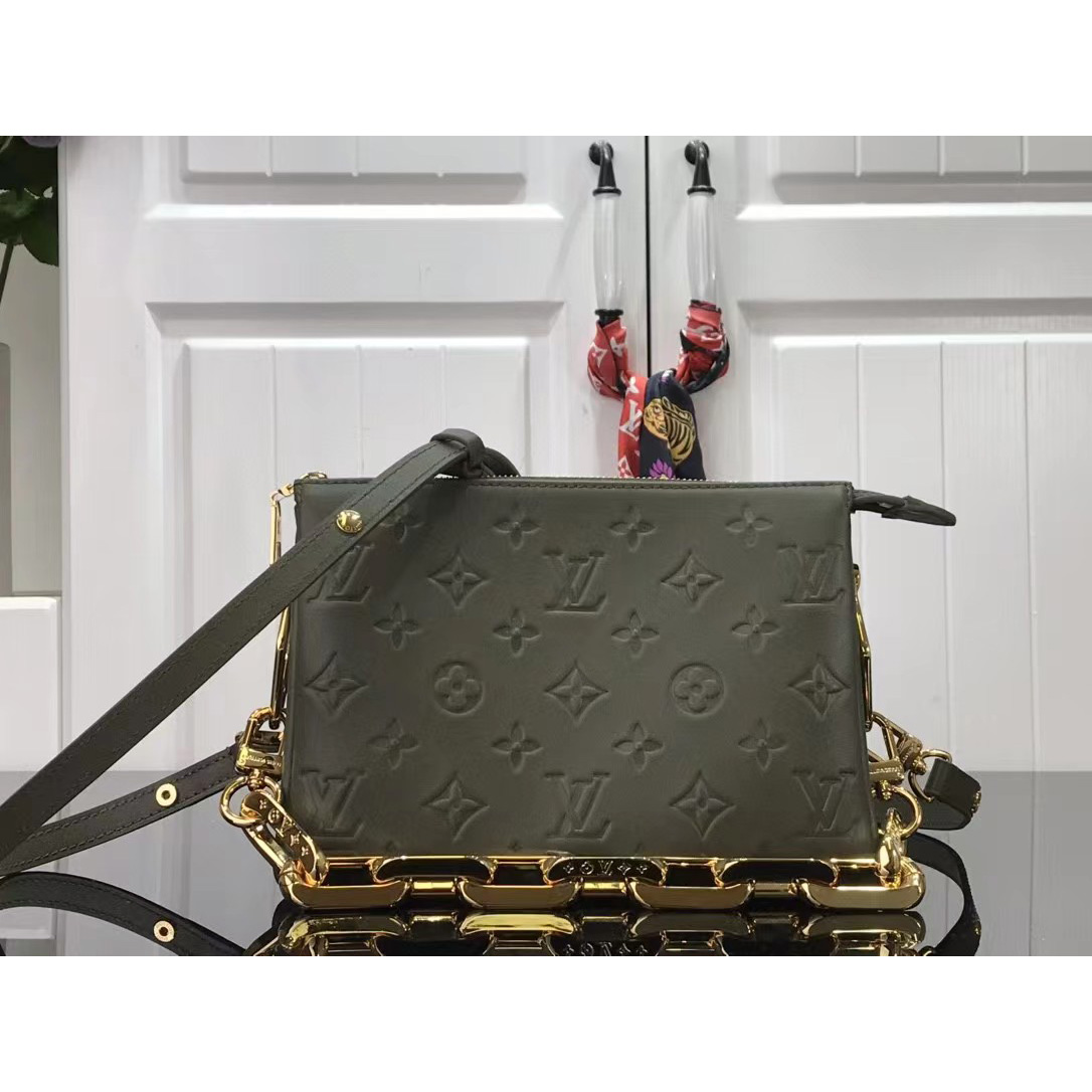 Louis Vuitton  Handbag （20 x 16 x 12cm） - PerfectKickZ
