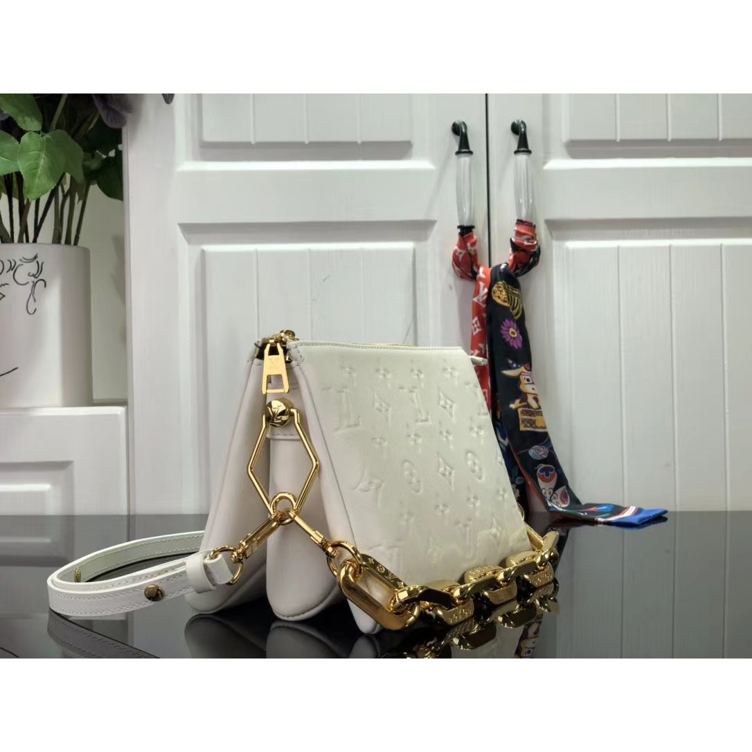 Louis Vuitton  Handbag （20 x 16 x 12cm） - PerfectKickZ