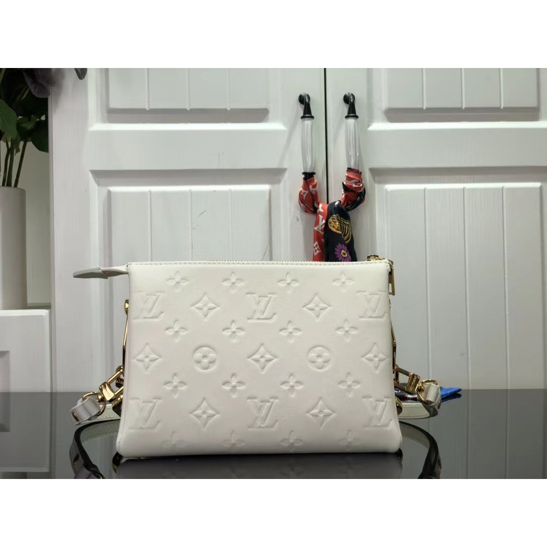Louis Vuitton  Handbag （20 x 16 x 12cm） - PerfectKickZ