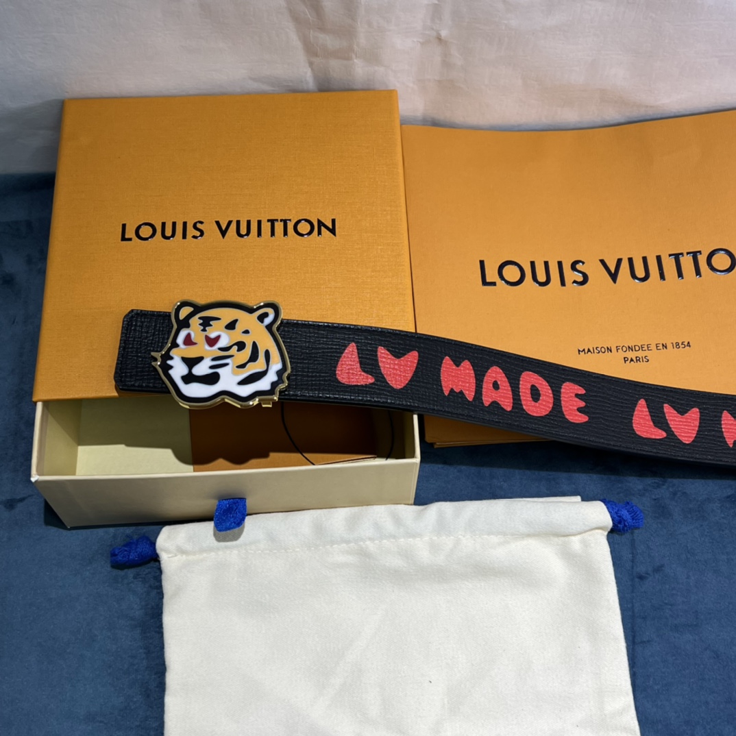 Louis Vuitton Gradient Shape 40MM Reversible Belt - 