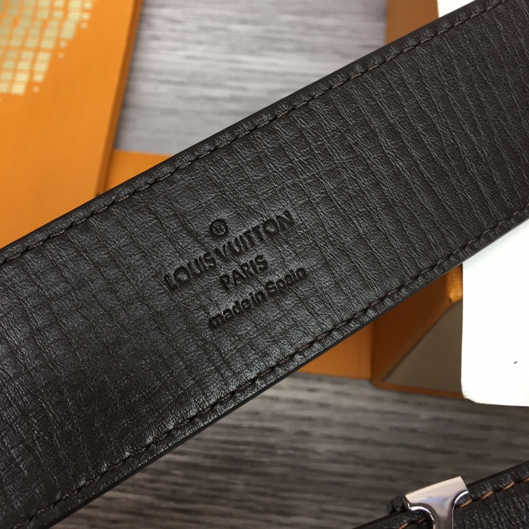 Louis Vuitton Shape 40MM Reversible Belt - PerfectKickZ