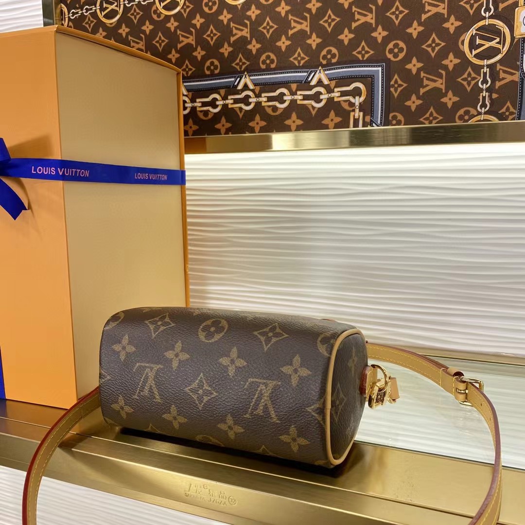 Louis Vuitton Black Monogram Leather Handbag （16-10.5-7CM） - 