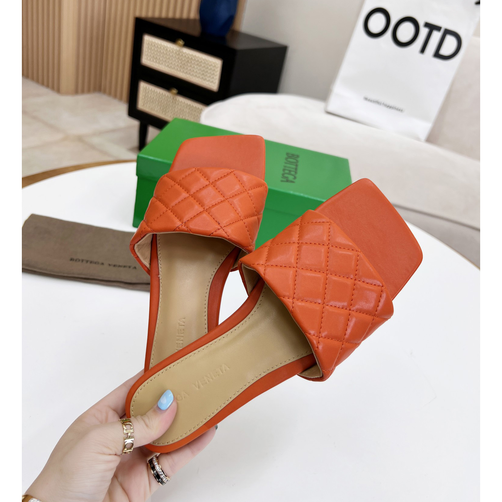 Bottega Veneta Padded Leather Sandals - PerfectKickZ