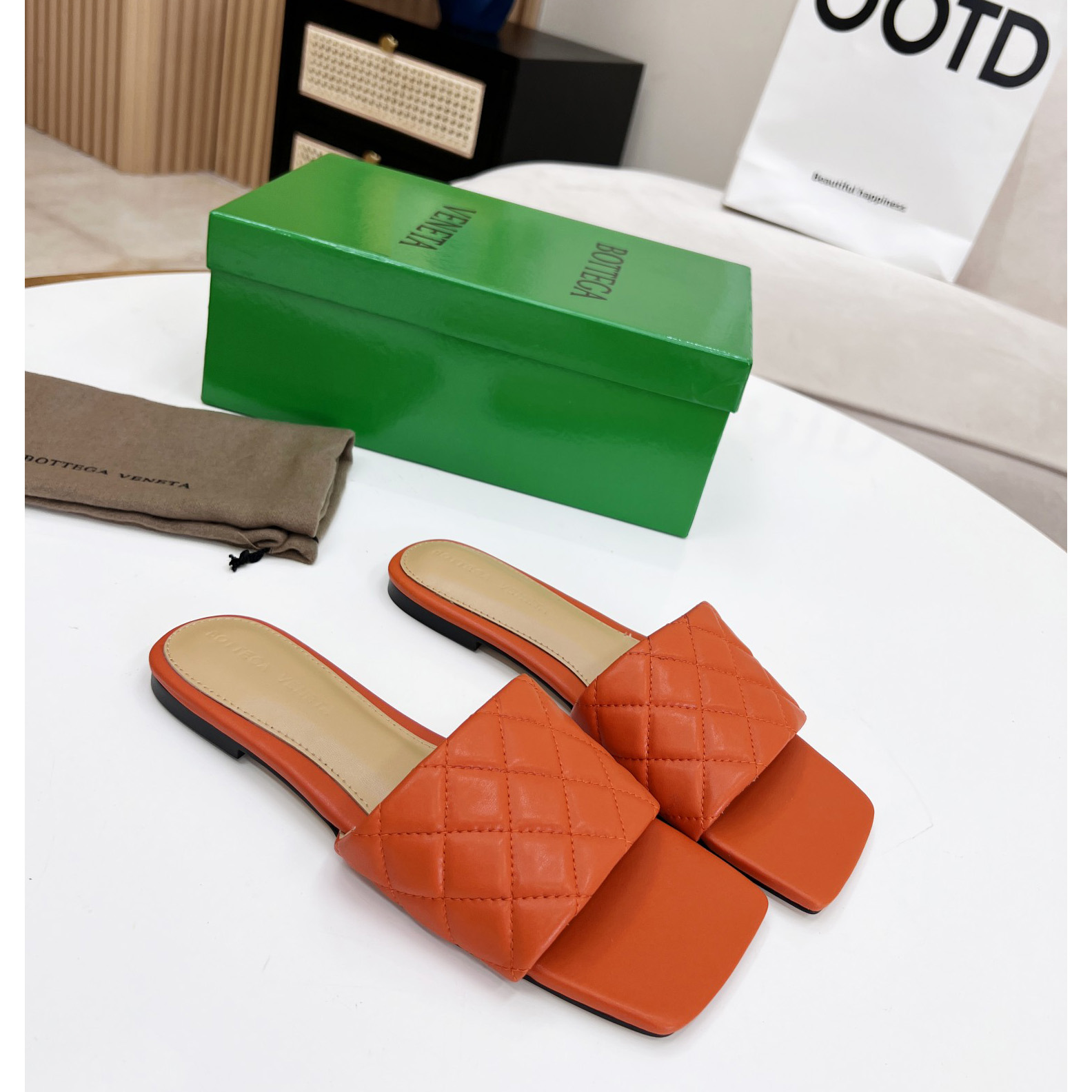 Bottega Veneta Padded Leather Sandals - PerfectKickZ