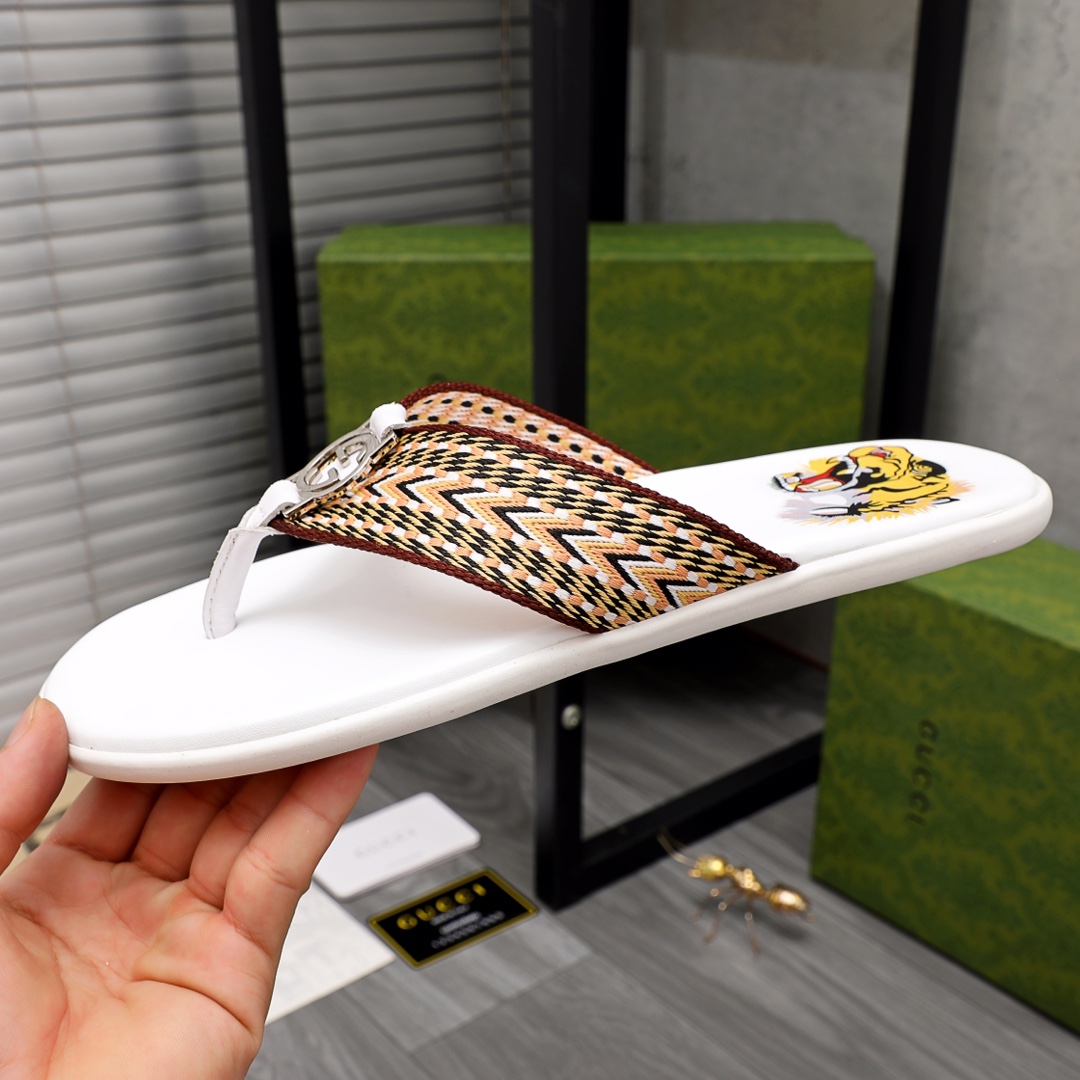 Gucci Rubber GG Men's Flip Flops - PerfectKickZ