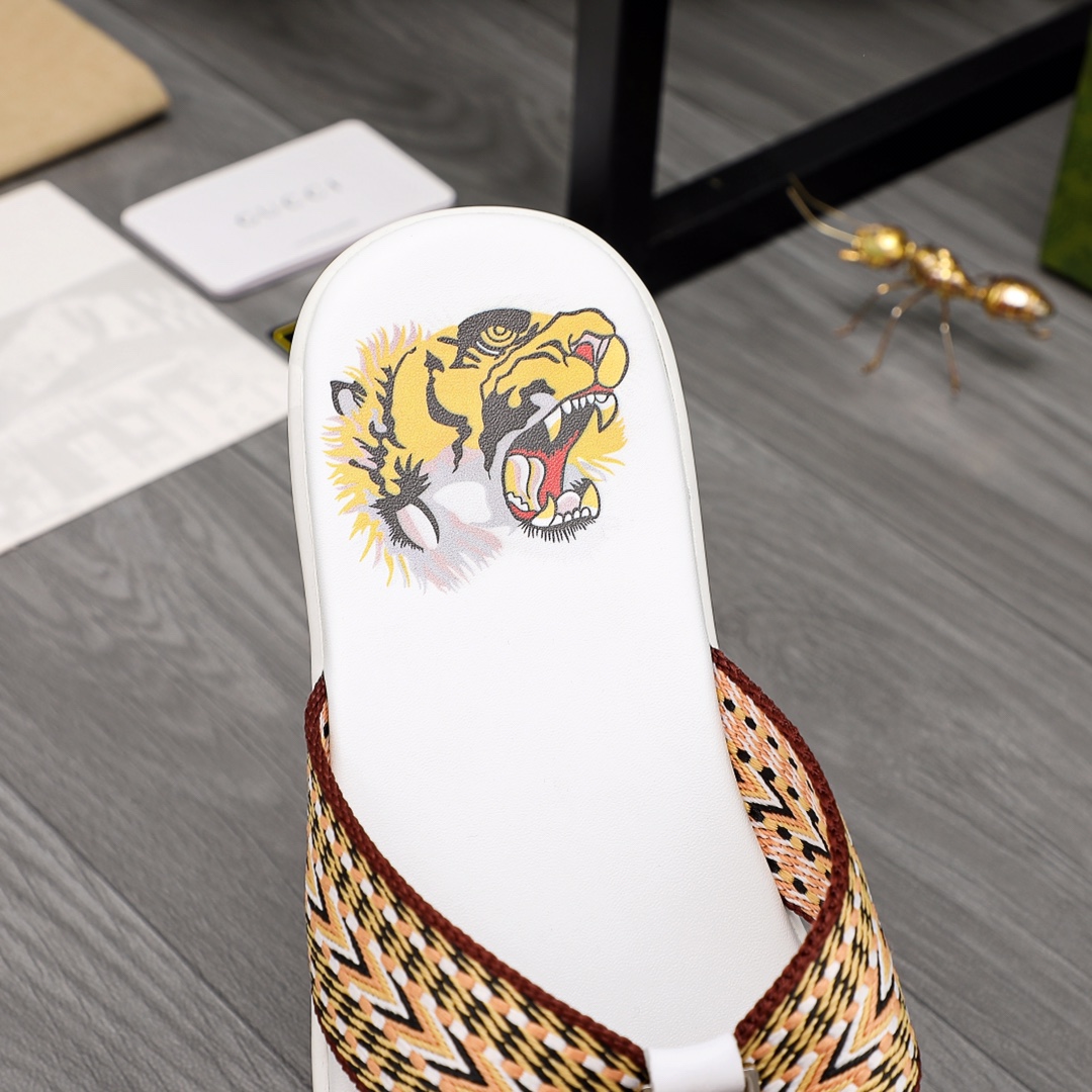 Gucci Rubber GG Men's Flip Flops - PerfectKickZ
