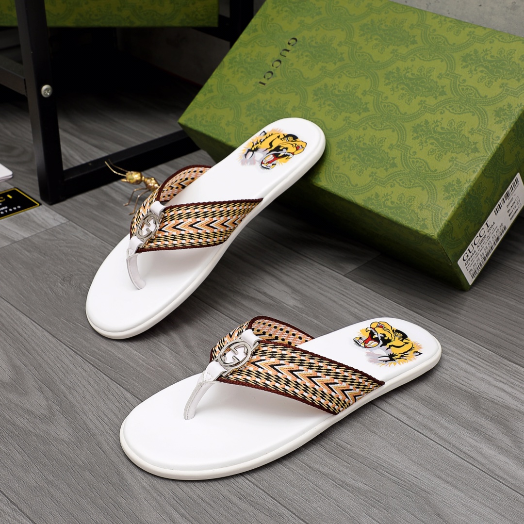 Gucci Rubber GG Men's Flip Flops - PerfectKickZ